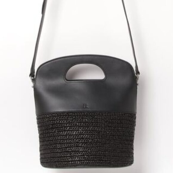 Banana Republic Bucket/Crossbody "LIKE NEW" - Picture 15 of 16